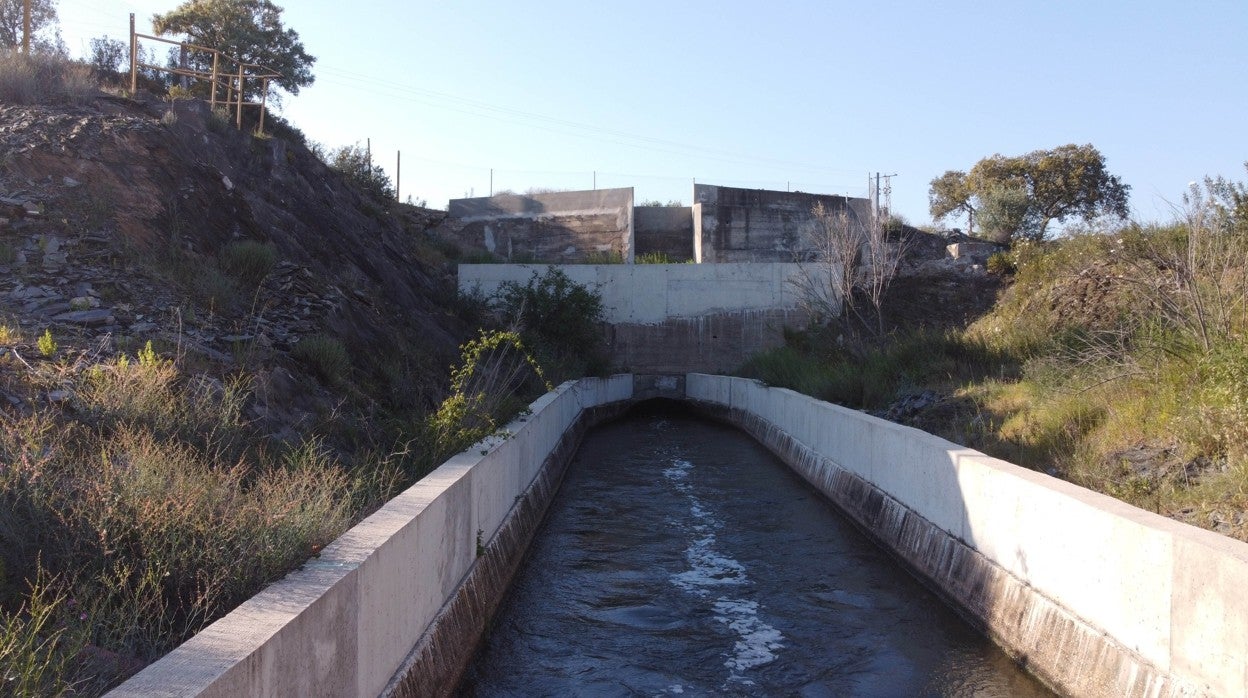 Imagen del Túnel de San Silvestre que se ha quedado obsololeto y por el cual pasa el 90 por ciento del agua de Huelva