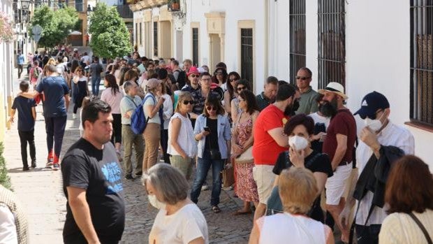 Los contagios registrados de coronavirus no bajan en Córdoba, con la mayor incidencia en mayores de 60 años