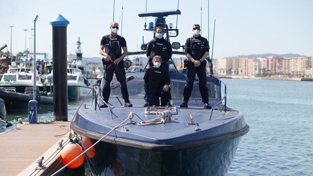 Mujeres policía de la Agencia Tributaria frente a frente contra los narcos del Estrecho de Gibraltar