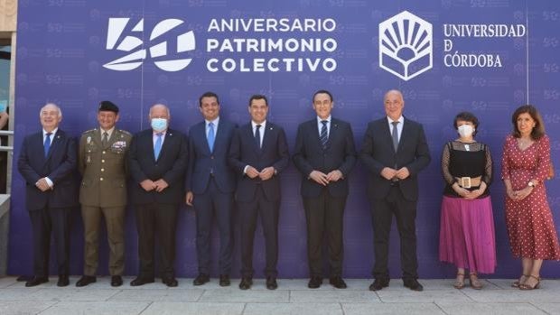 El presidente de la Junta destaca la contribución de la Universidad de Córdoba al «progreso de la sociedad»