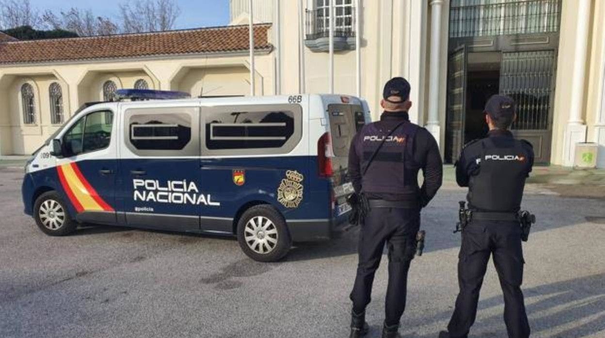 Agentes de la Policía Nacional