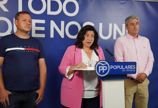 Francisco López, Matilde Díaz y Germán Moreno, durante la rueda de prensa.