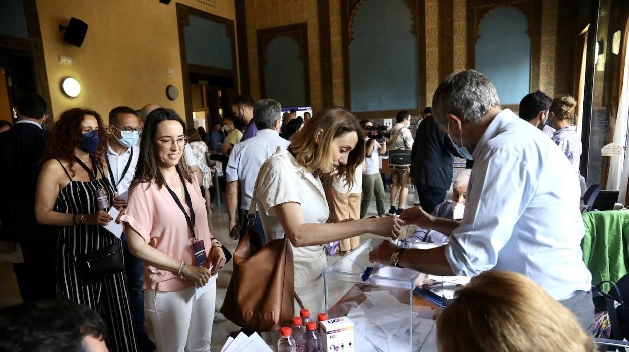 Las votaciones se cierran con la participación masiva de profesores y personal