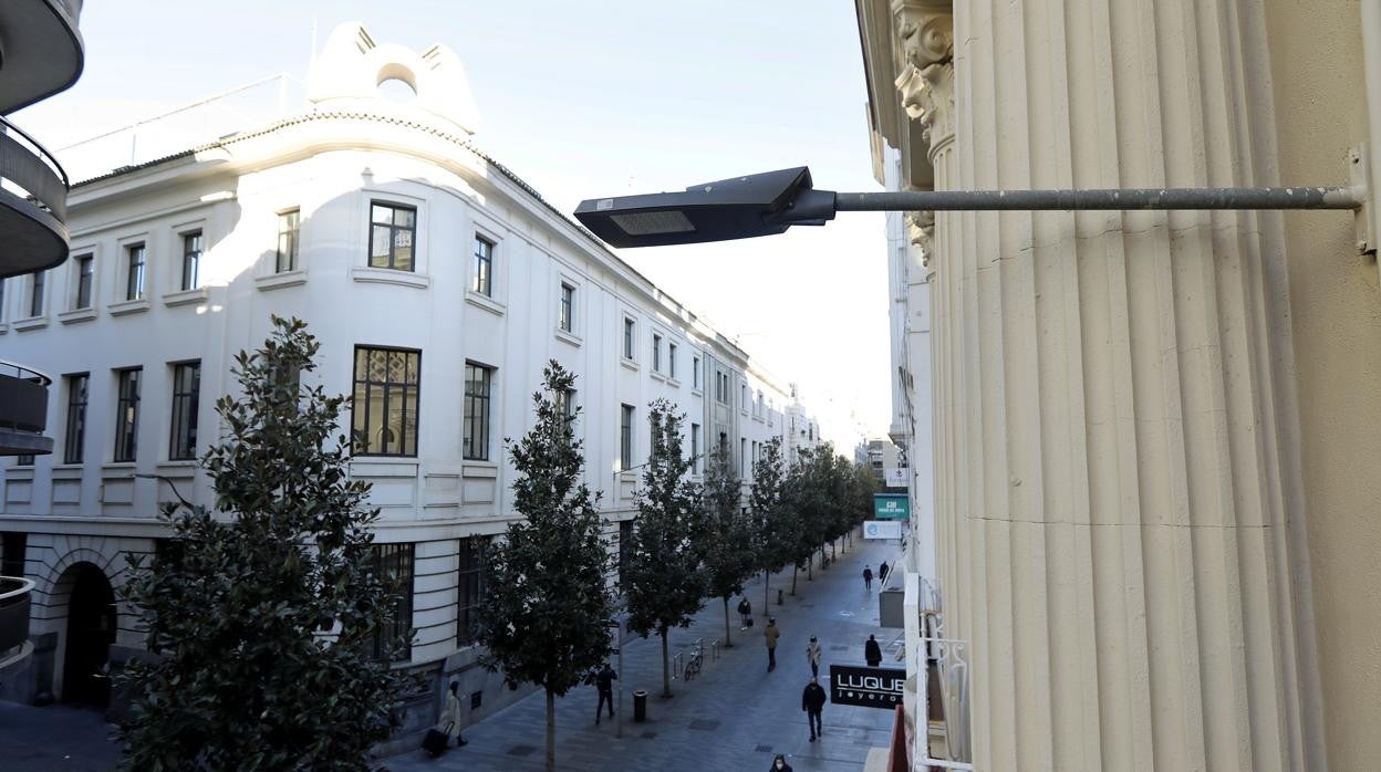 Farolas instaladas actualmente en la calle Cruz Conde