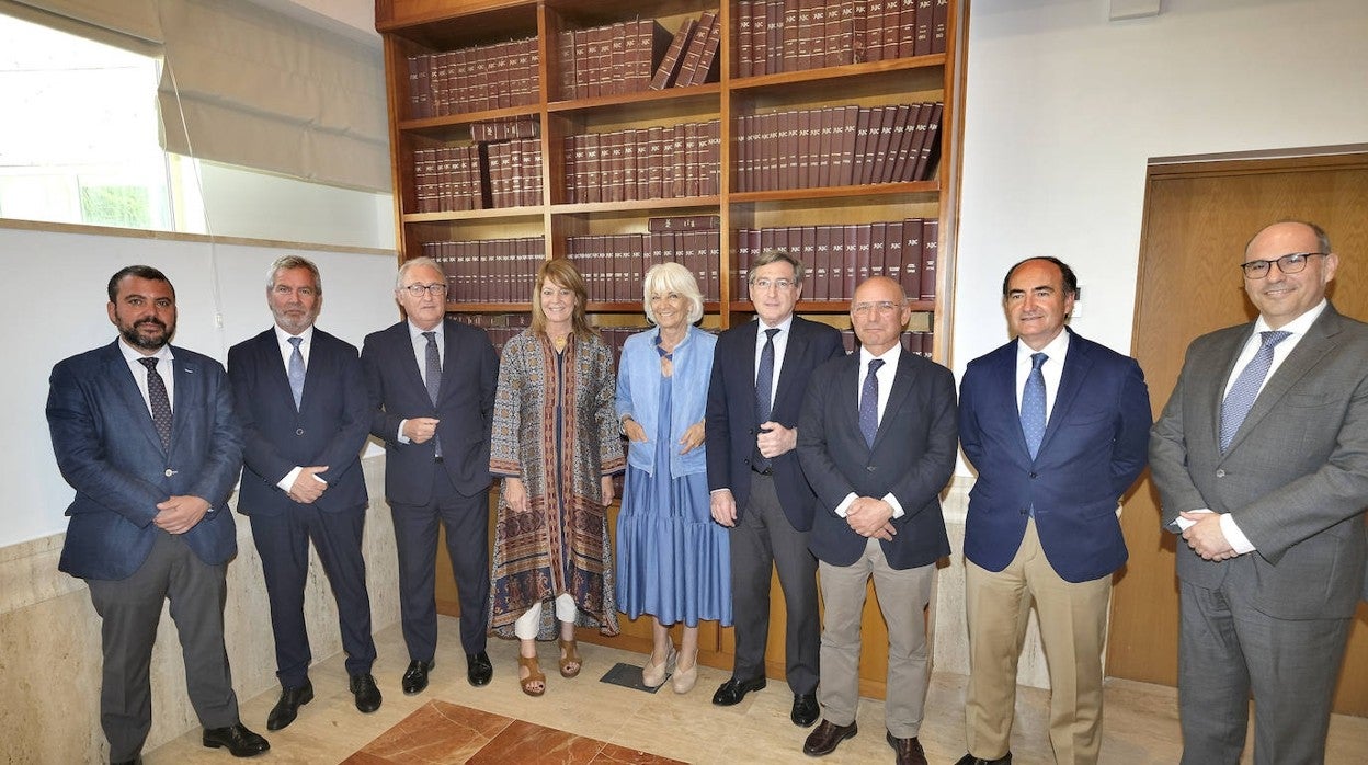 Fernando del Valle, José García, Jesús Caicedo, Pilar Miranda, Teófila Martínez, Rafael Carmona, Carlos Rubio, Gerardo Landaluce y Juan José Borrero