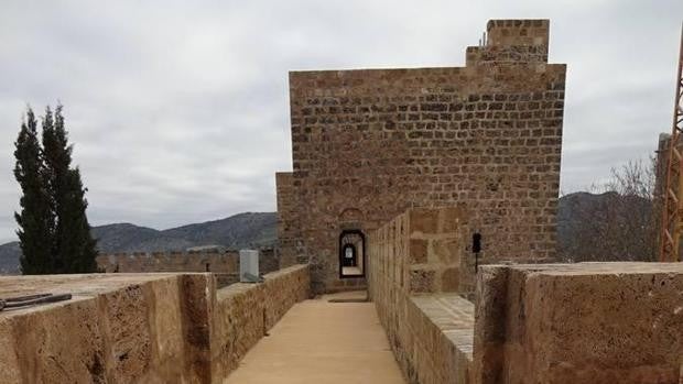 El Ayuntamiento de Priego adjudica la restauración de las torres y muros del ala suroeste del Castillo