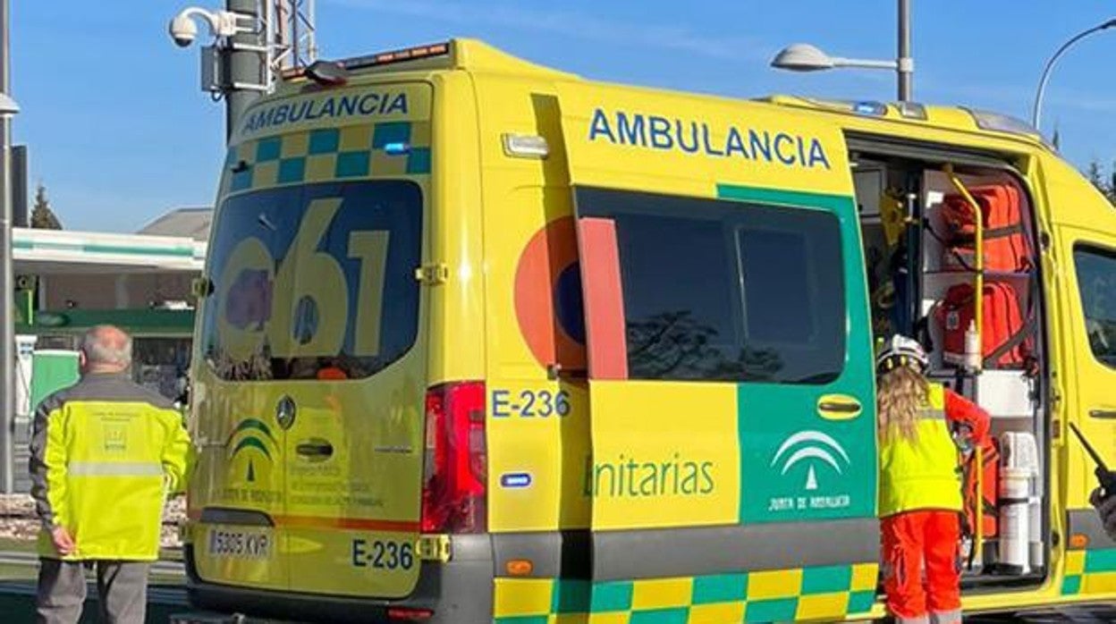 Una ambulancia del servicio de Emergencias del 061