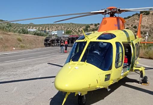 El helicóptero del 061 desplazado hasta el lugar del accidente