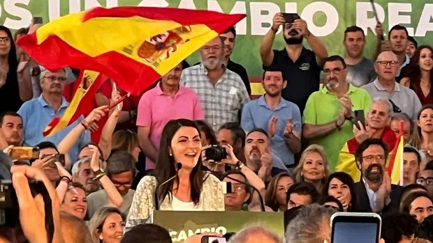 Macarena Olona afea a PP y Ciudadanos que sólo han desmantelado un 10% de la red clientelar socialista