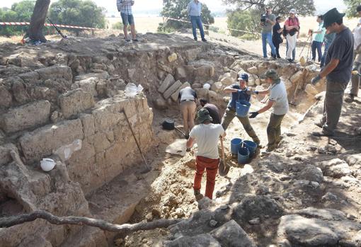 Excavación de la plaza de armas