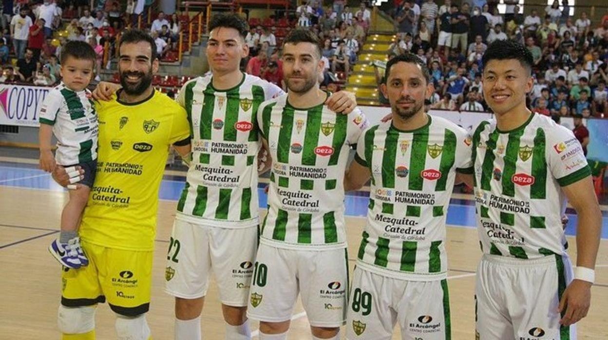 Prieto, Ricardo, Saura, Caio y Shimizu, el sábado, antes del último partido en Vista Alegre