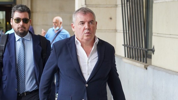 El expresidente de Invercaria cuestiona la imparcialidad del tribunal que juzga al presidente del Cádiz, Manuel Vizcaíno