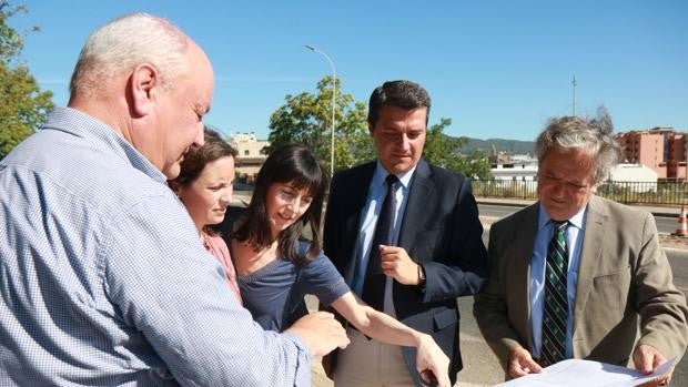 Los toldos y el carril bici del viaducto de la Electromecánicas de Córdoba estarán a finales de año