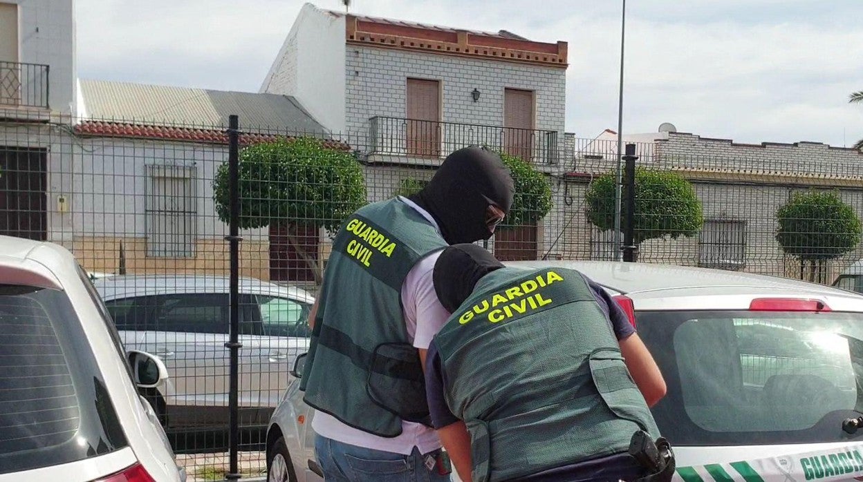 Agentes de la Guardia Civil durante una de las operaciones realizadas contra el narcotráfico