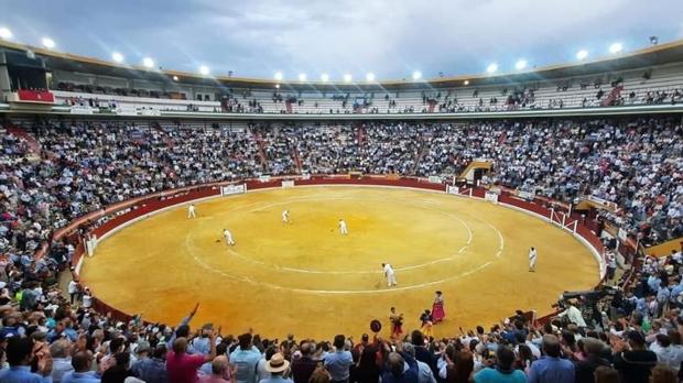 Miles de aficionados activan la economía de Jaén por la corrida de toros de José Tomás de este domingo