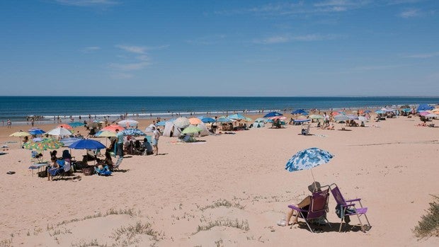 Muere mientras practicaba paddle surf en el espigón de la playa de Punta Umbría