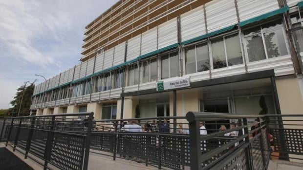 La agresión de una familia obliga a los sanitarios a  atrincharse en el Hospital Provincial de Córdoba