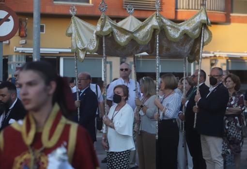 Palio de respeto tras el Santísimo Sacramento