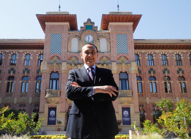 José Carlos Gómez Villamandos posa para ABC en una reciente entrevista en el Rectorado de la UCO