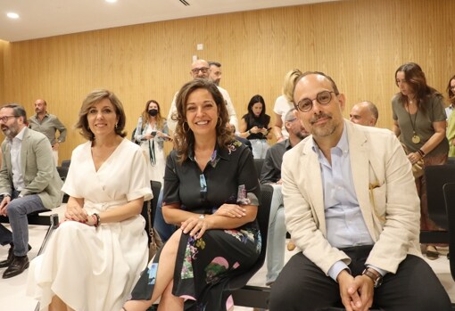 Los parlamentarios socialistas durante la recogida de actas en Córdoba
