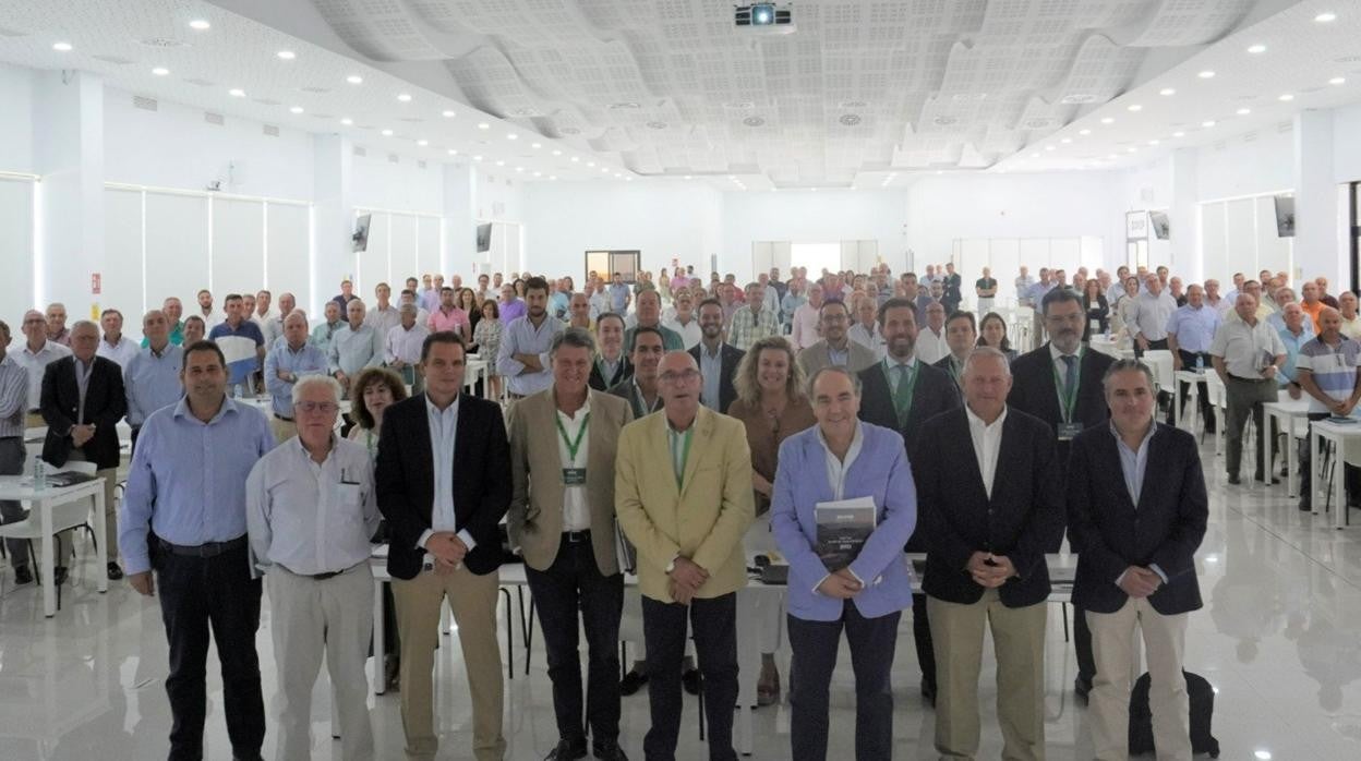 La cúpula directiva de Dcoop en su asamblea general celebrada en Antequera