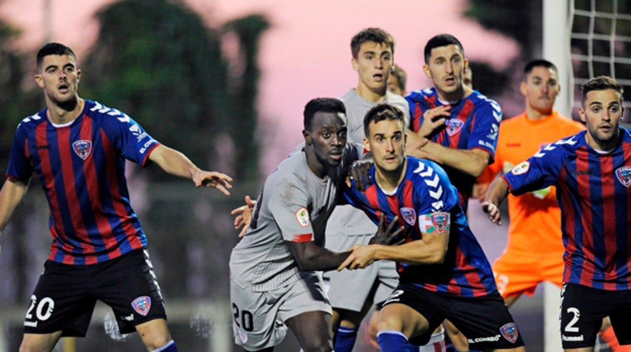 El centrocampista Youssouf Diarra durante un partido con el Bilbao Athletic