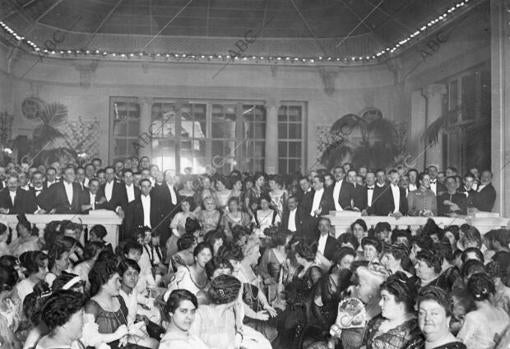 Madrid, noviembre de 1916. Fiesta de caridad en el hotel Ritz. El salón de fiestas durante la velada que se celebró a beneficio de los niños pobres del distrito de Buenavista
