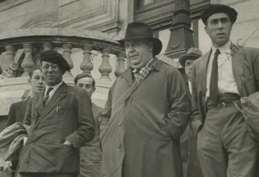 Bilbao, 12/09/1931. El ministro de Hacienda Indalecio Prieto, que asistió a la reunión de las fuerzas vivas para solucionar la crisis del trabajo en Vizcaya en 1931