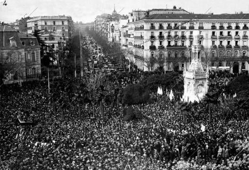 Un aspecto de la Plaza de Colón durante la manifestación de entusiasmo