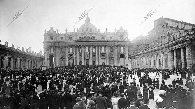 Una imagen de archivo de la plaza de San Pedro del Vaticano
