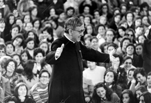 Escrivá de Balaguer, en una de las tertulias en el Brafa (Barcelona)