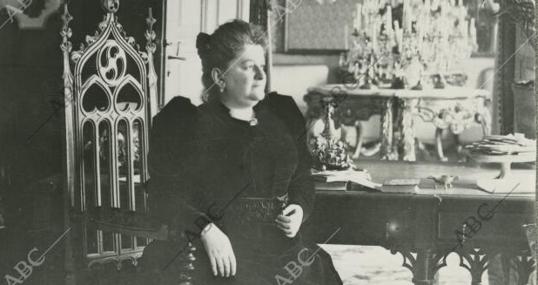 Pardo Bazán, en el pazo de Meirás, en 1918