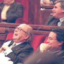 Jordi Pujol y Artur Mas, a carcajada limpia en el Parlamento de Cataluña