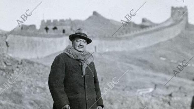 Fotografía de Vicente Blascio Ibáñez durante el viaje que emprendió por China.