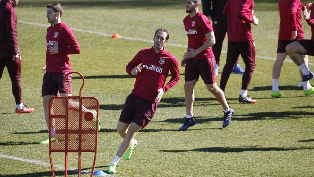 Godín vuelve ante el Barcelona