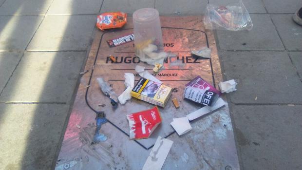 Vandalizan la placa de Hugo Sánchez