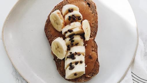 Tosta de crema de cacahuete