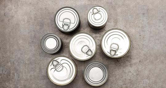 Latas de conserva.