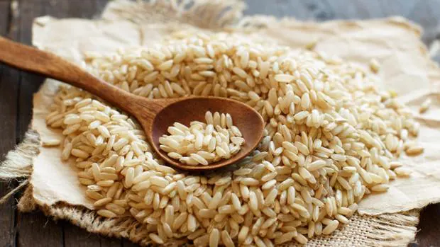 Qué arroz es mejor para la paella y cuál tiene más fibra y nutrientes