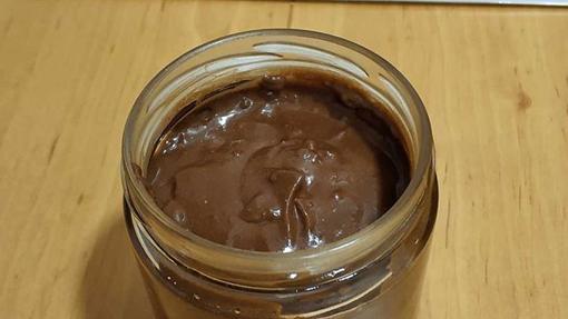 Crema de anacardos, dátiles y cacao.