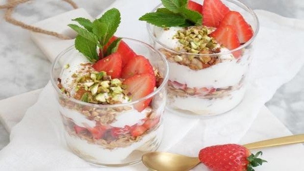 Trifle de fresones y pistachos
