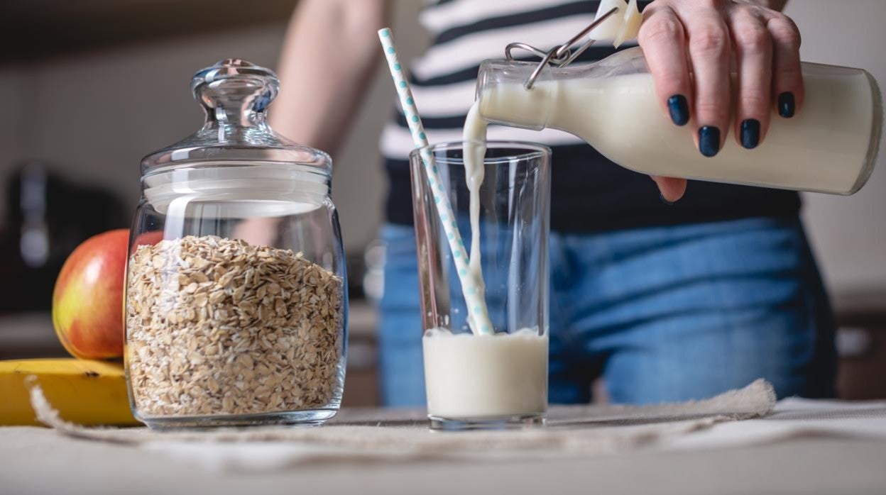 Agua de avena con canela, disfruta de una bebida más saludable dentro de tu  comida