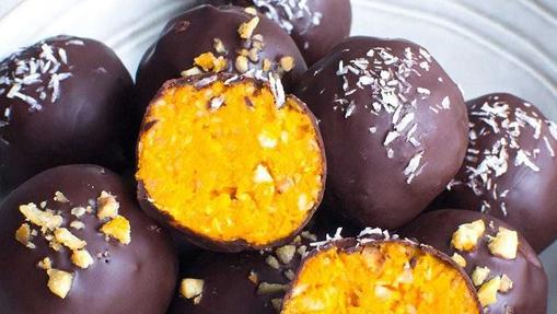 Bombones de boniato, castaña y coco.