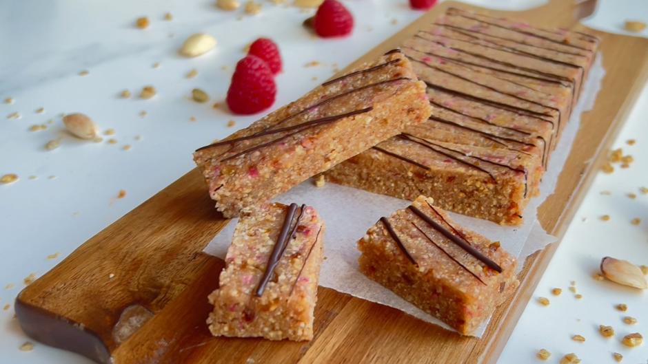 Cómo preparar un turrón de almendras con frambuesas con la receta del Chef Bosquet