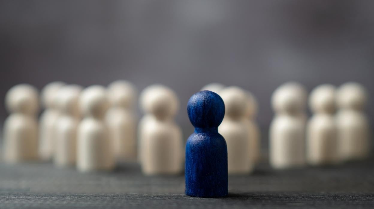 El pensamiento de grupo puede llegar a anular nuestra opinión.