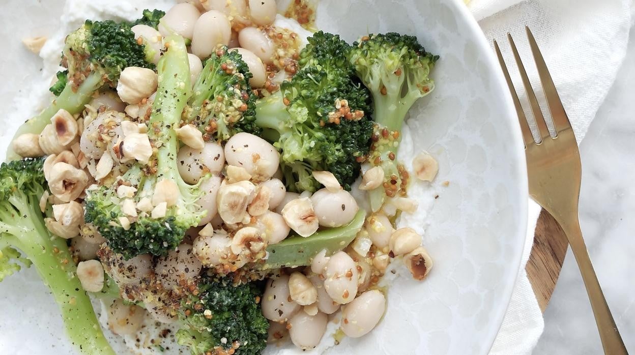 Ensalada de brócoli y alubias.