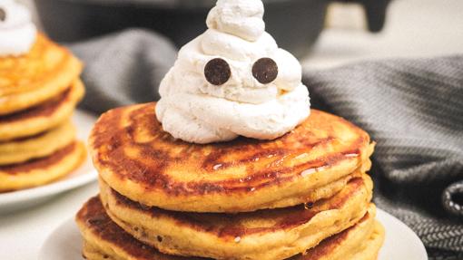 Tortitas de calabaza con fantasma de coco.