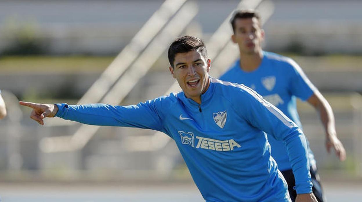 Diego González, en un entrenamiento con el Málaga.