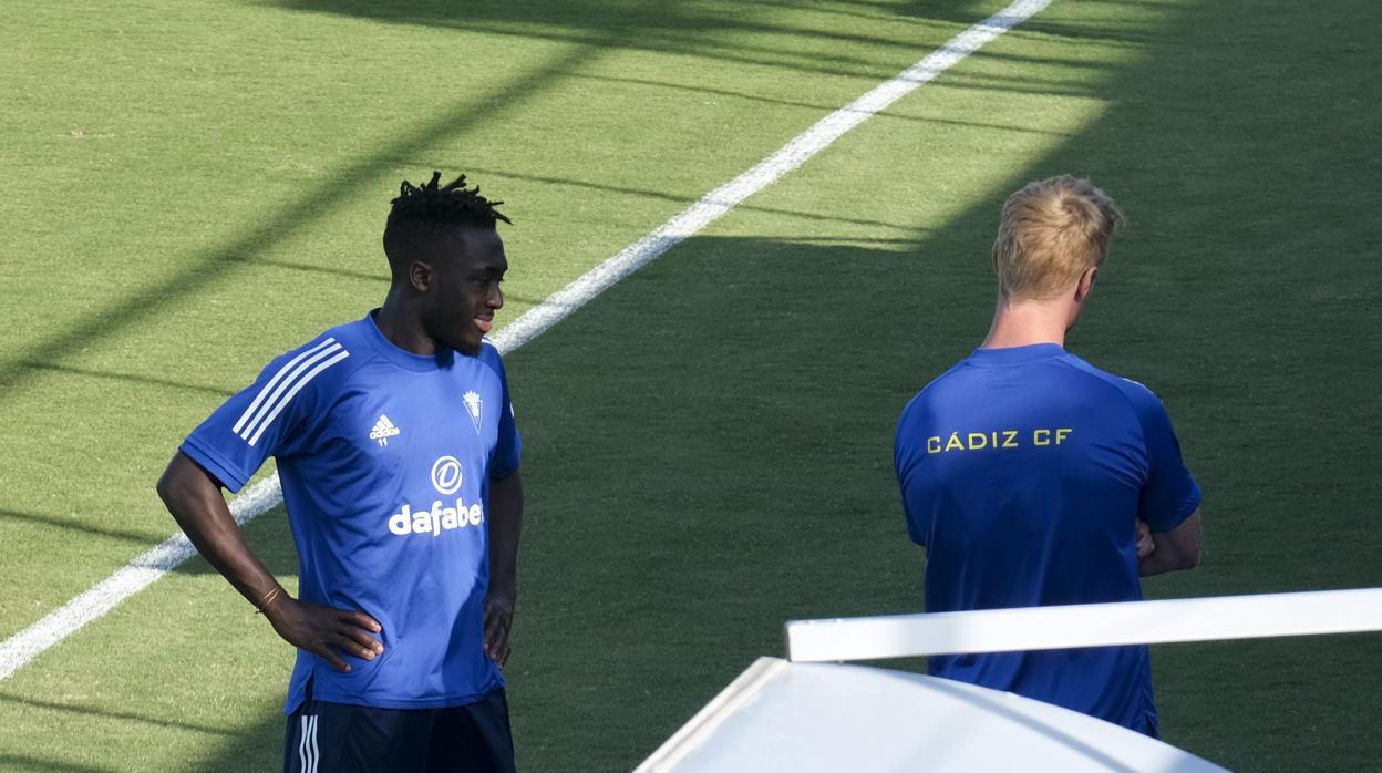 Bobby con Jonsson en un entrenamiento de esta semana.