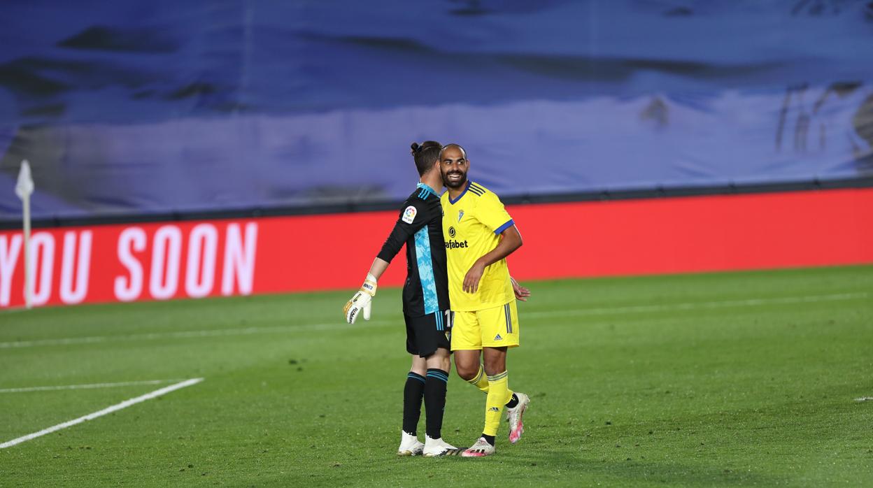 Ledesma junto a Fali durante el Real Madrid - Cádiz CF.